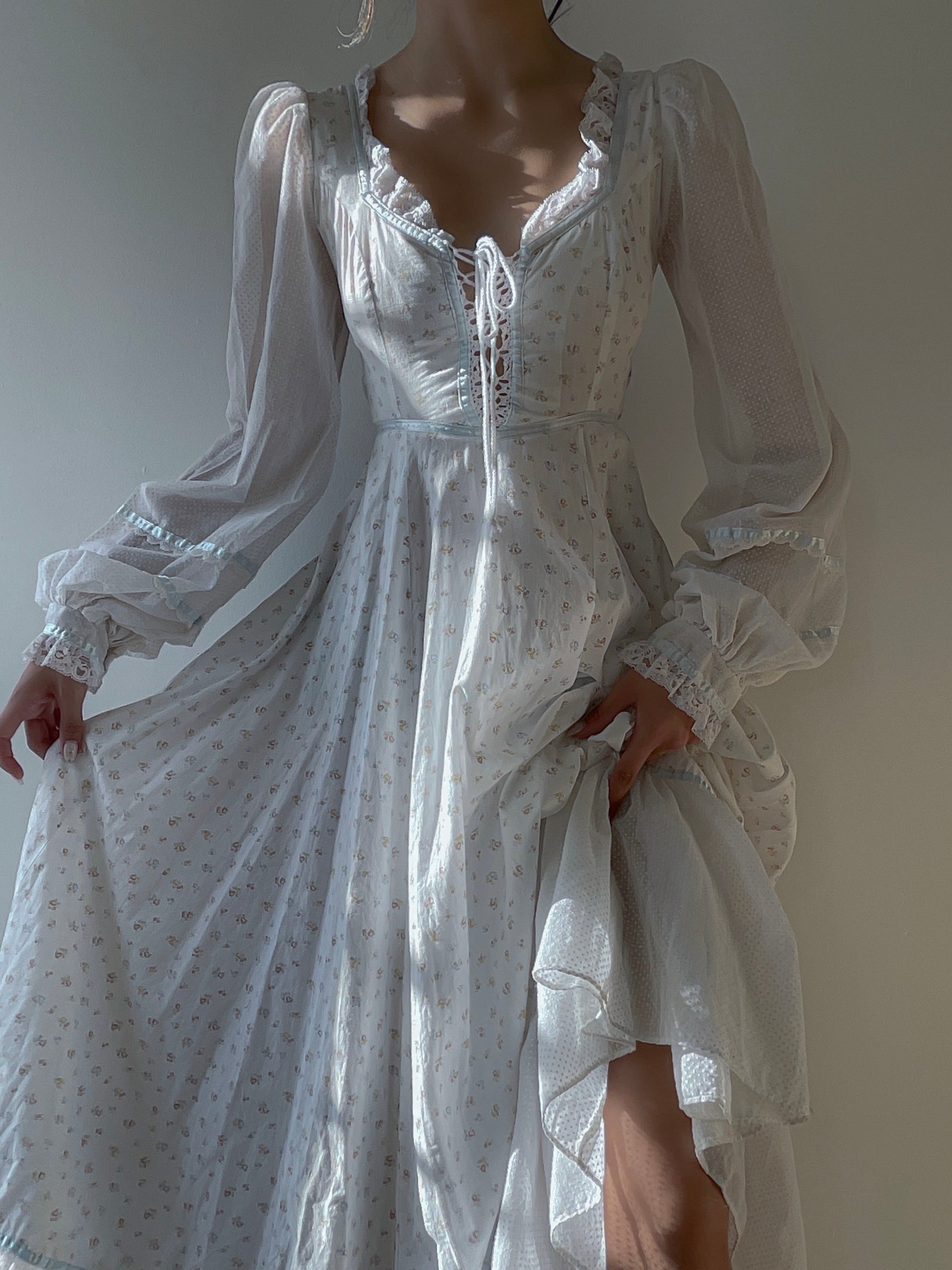 vintage gunne sax wedding dress Gunne Sax Italian Summer Gown (XXS/XS) – Nuvonu