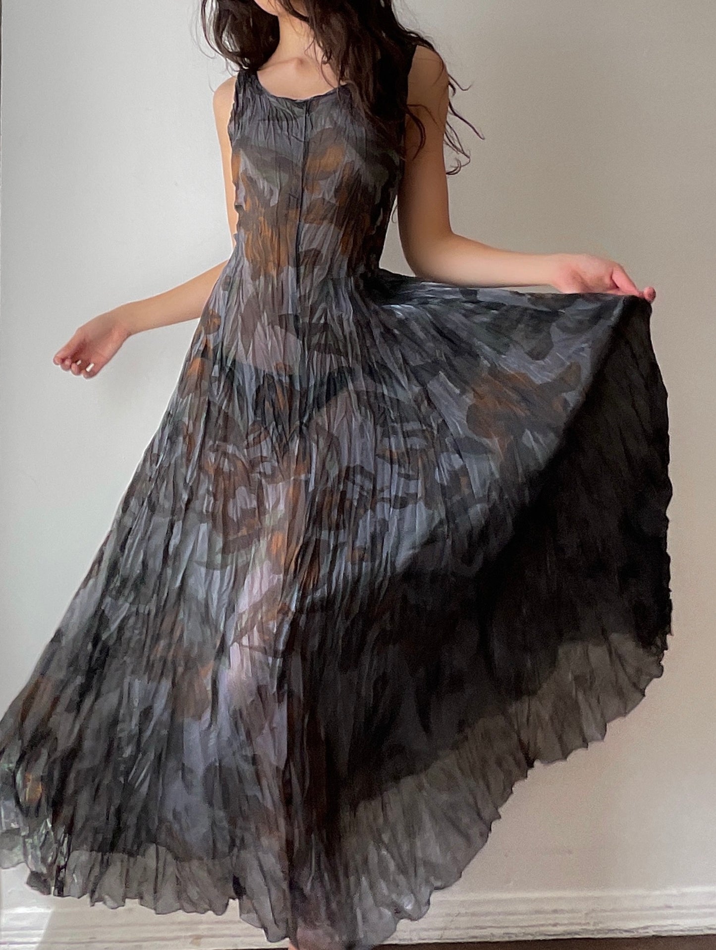 Italian Crinkle Gown (M/L)