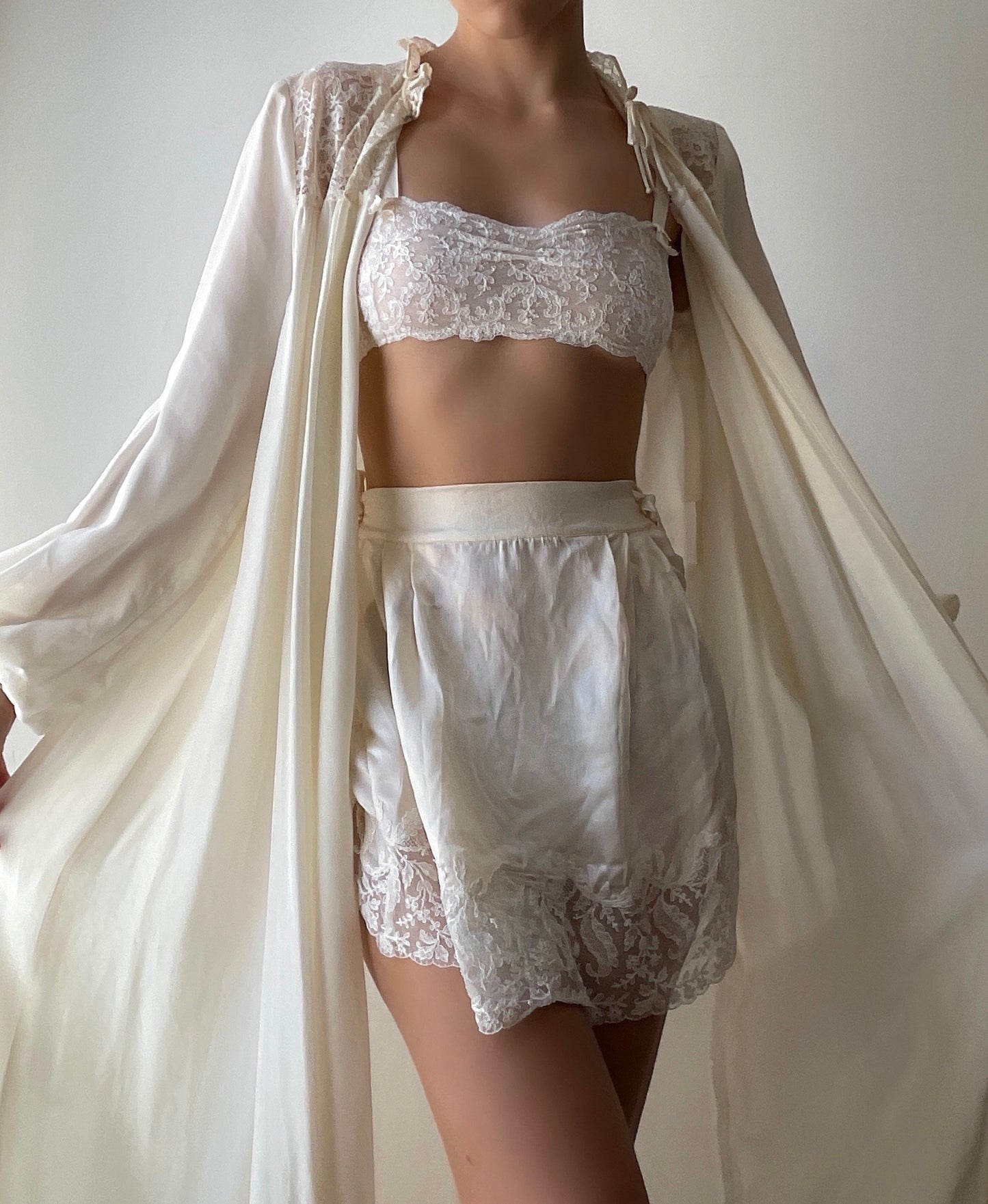 Ivory Lace Duster (XS/S)