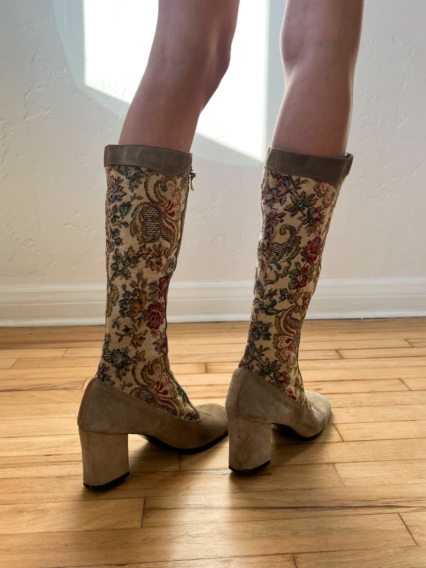 1970s Tapestry Boots (US 8)