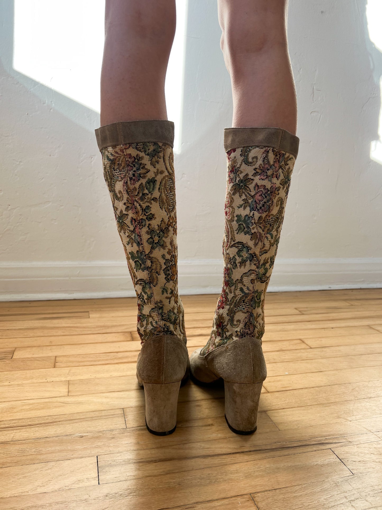 1970s Tapestry Boots (US 8)