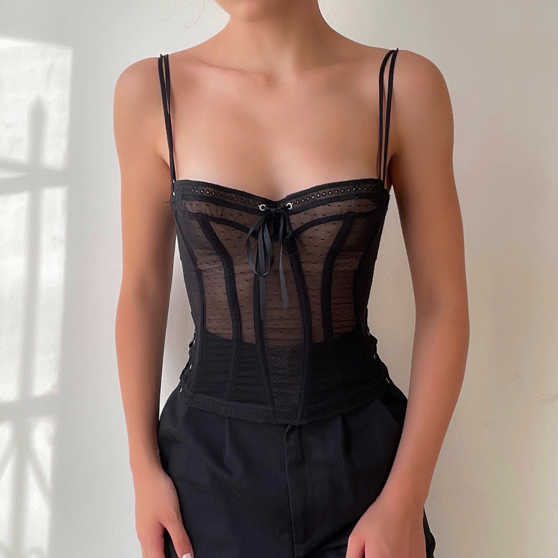 Chantal Thomass Guêpière Dentelle Noir ref.31263 - Joli Closet Chantal Thomass Guêpière Dentelle Noir ref.31263 - Joli Closet