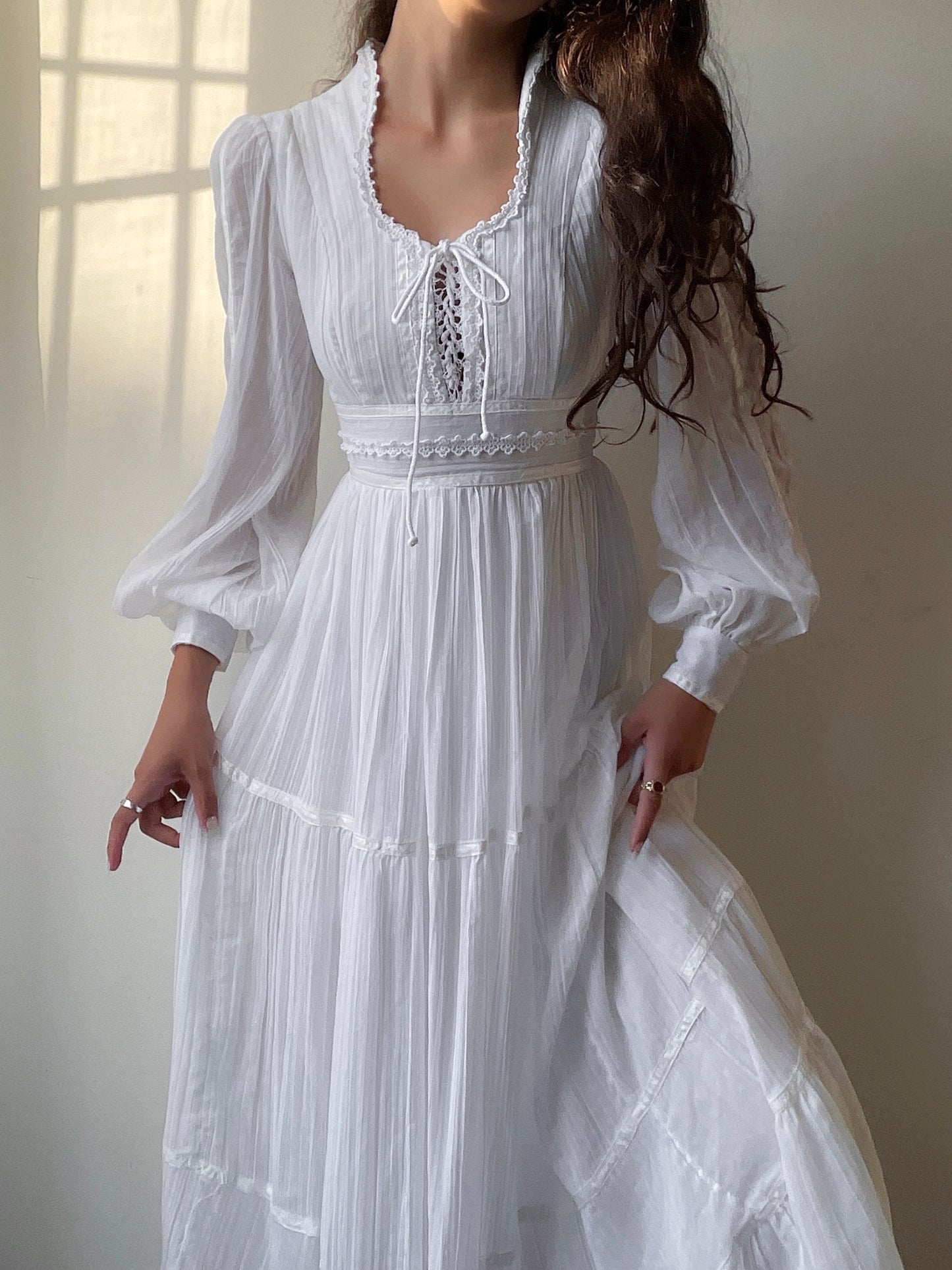 Gunne Sax Angelic White Gown (XS/S) Gunne Sax Angelic White Gown (XS/S)