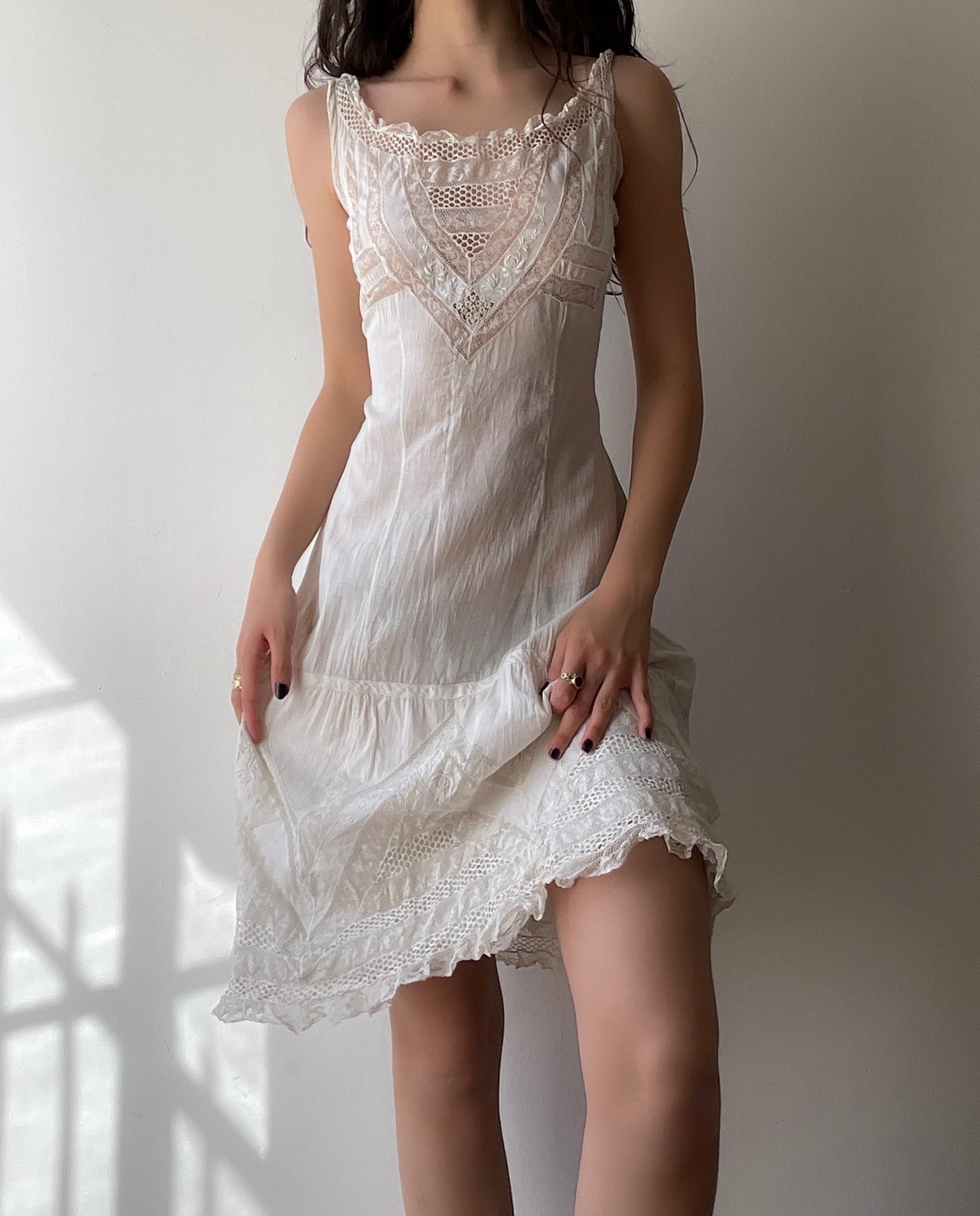 Intricate Edwardian Dress (XS/S) Nuvonu Intricate Edwardian Dress (XS/S) Nuvonu