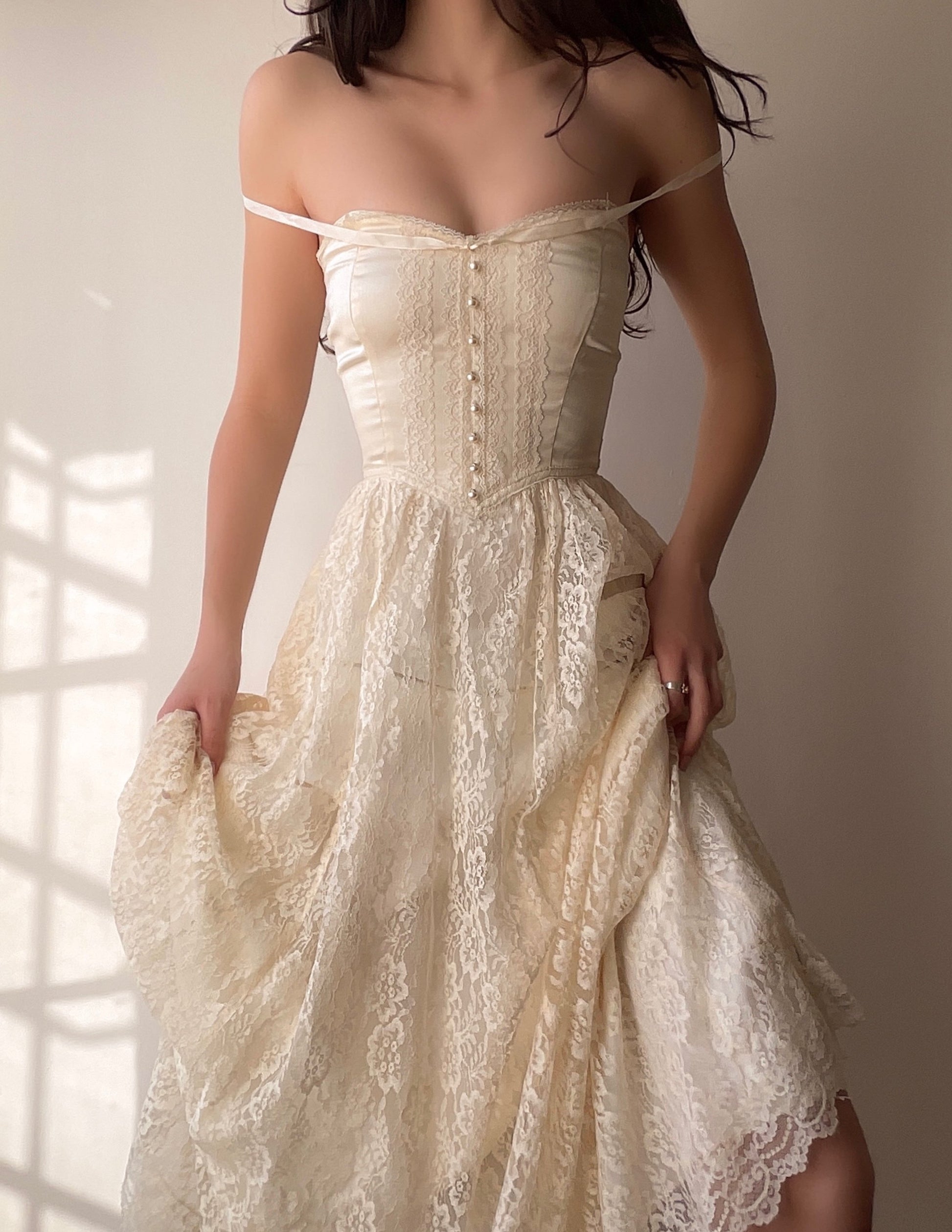Gunne Sax Lace Dream Dress (XS/S) Nuvonu Gunne Sax Lace Dream Dress (XS/S) Nuvonu